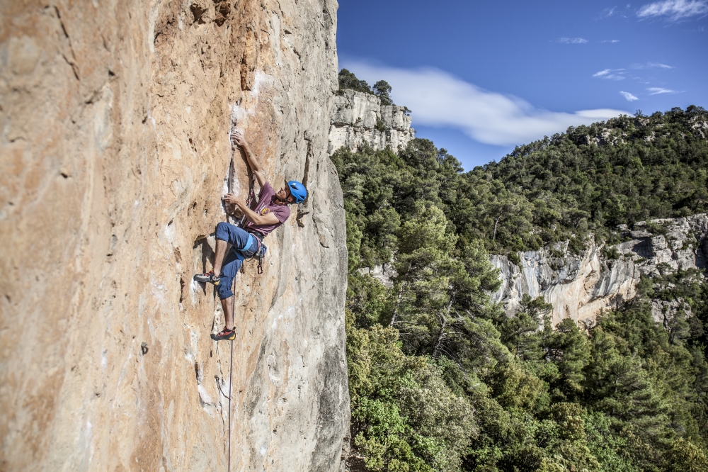 Escalando en Arboli, Cataluña.