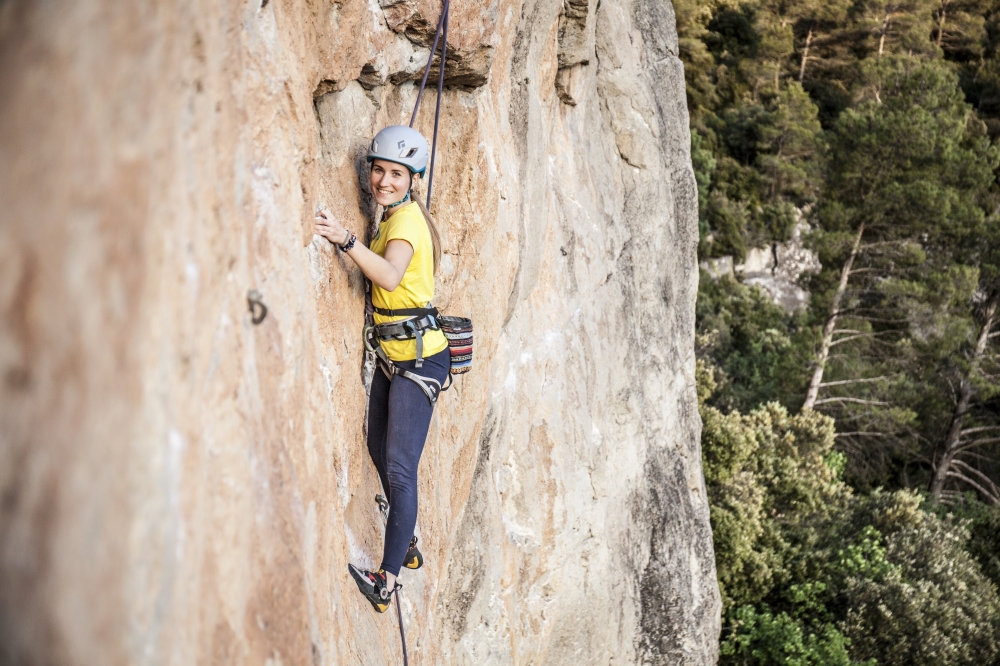 Escalada en roca cerca de la playa